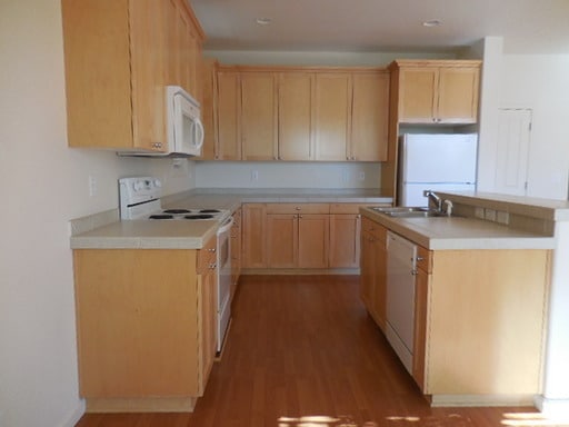 Building Photo - Great 3 bedroom - King City Pet friendly h...