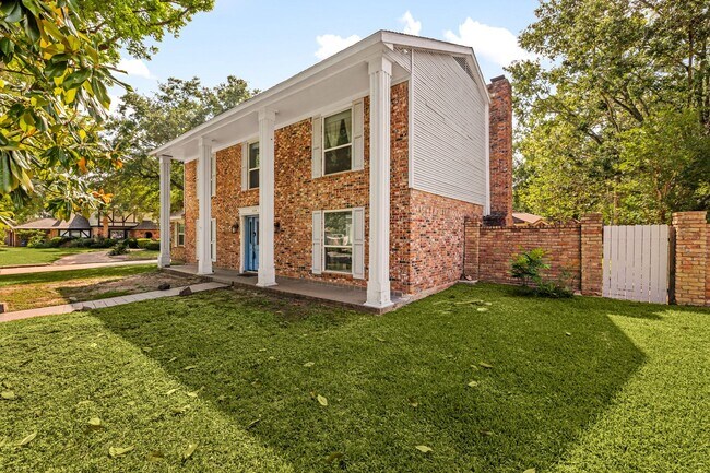 Building Photo - 2114 Briargreen Dr