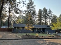 Building Photo - Peaceful Southwest Ranch Near Deschutes River