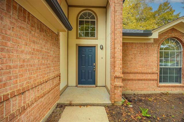 Building Photo - 907 Yellowstone Dr