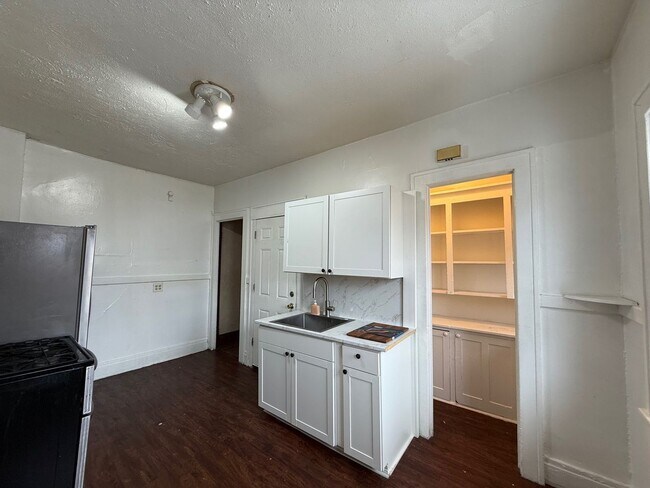 Building Photo - 27 Carthage Dr