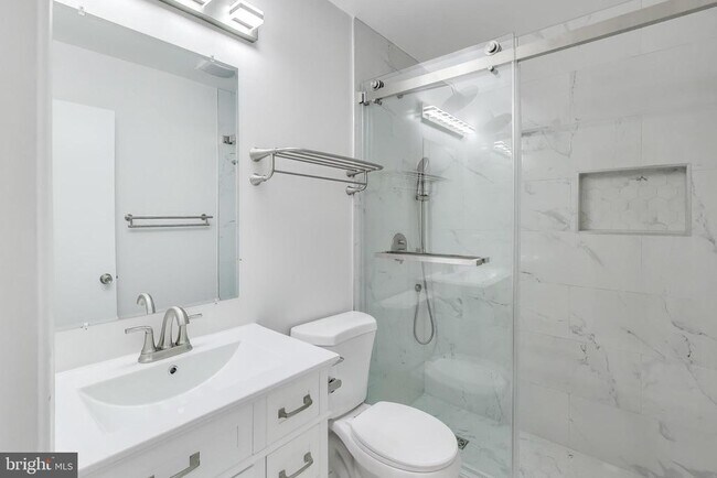 Building Photo - 20210 Maple Leaf Ct