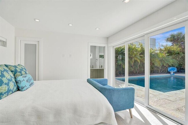 Building Photo - 2514 Yacht Club Blvd