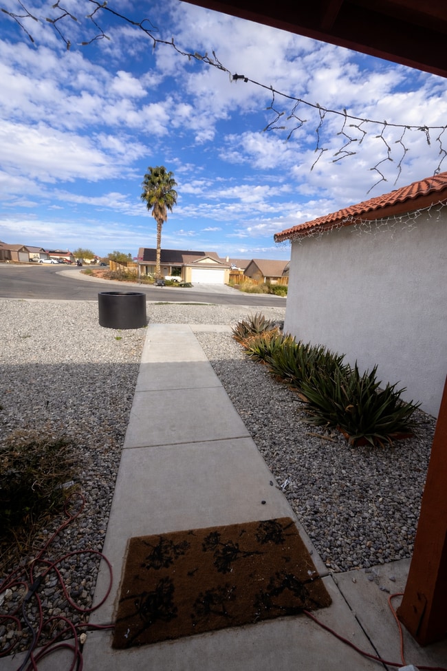 Building Photo - 71503 Sunflower Dr