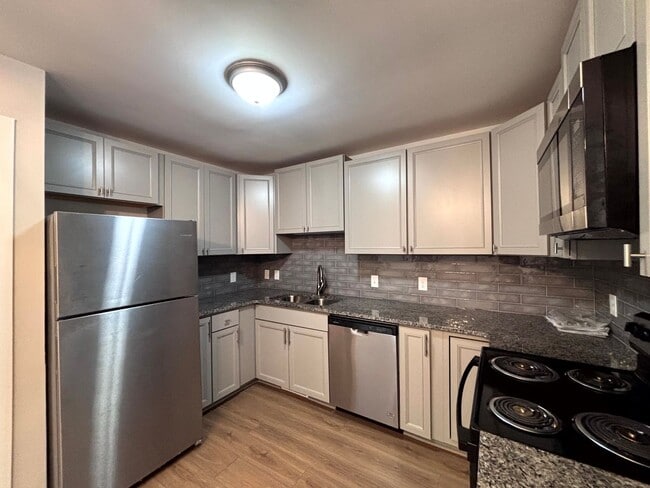 Building Photo - 575 Countrytown Dr