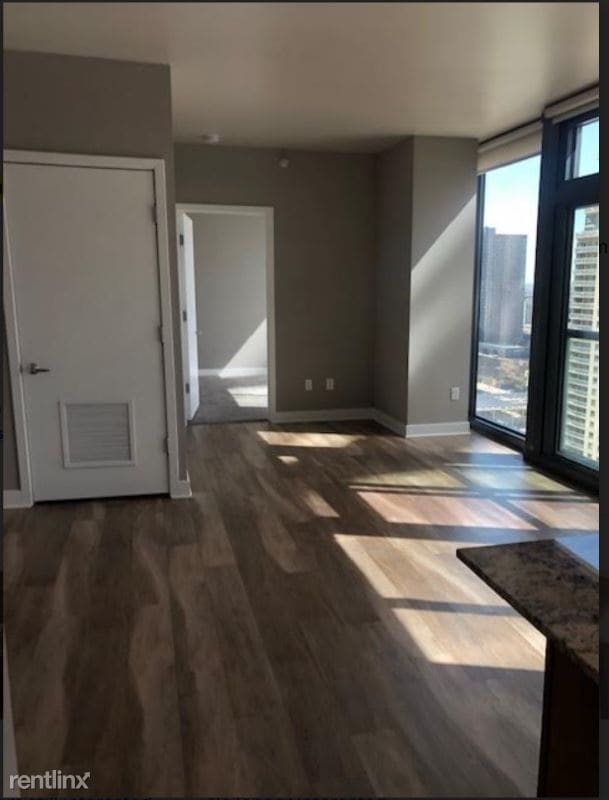Building Photo - 1 br, 1 bath Apartment - 611 N State St