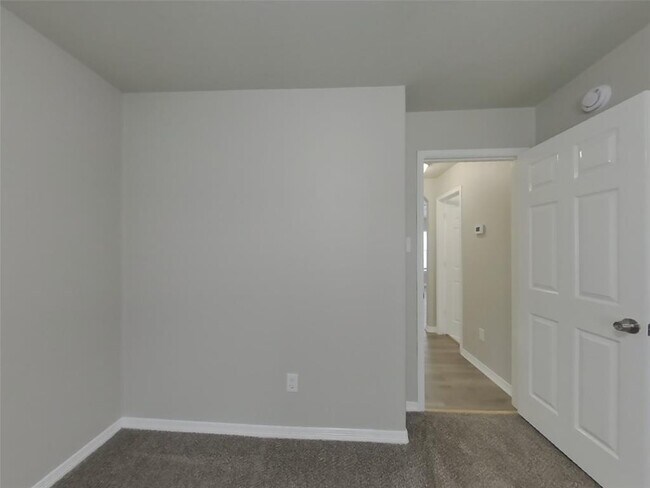 Building Photo - 318 Annatto Ln