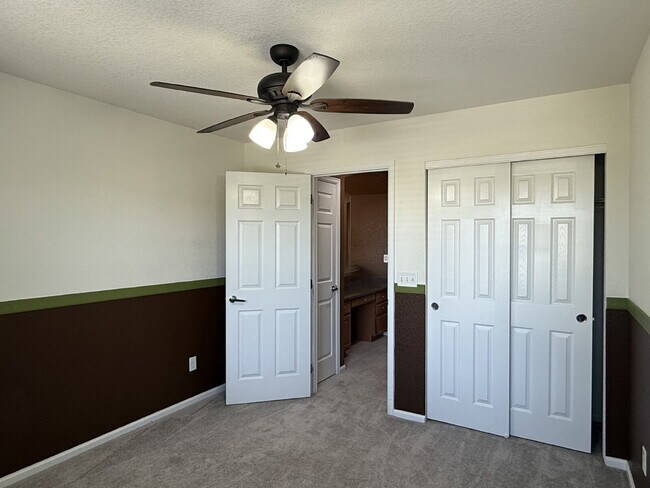 Building Photo - Gorgeous Reunion Home Features 4 Beds/2.5 Baths and Large Backyard. Close to Shopping, Dining and...