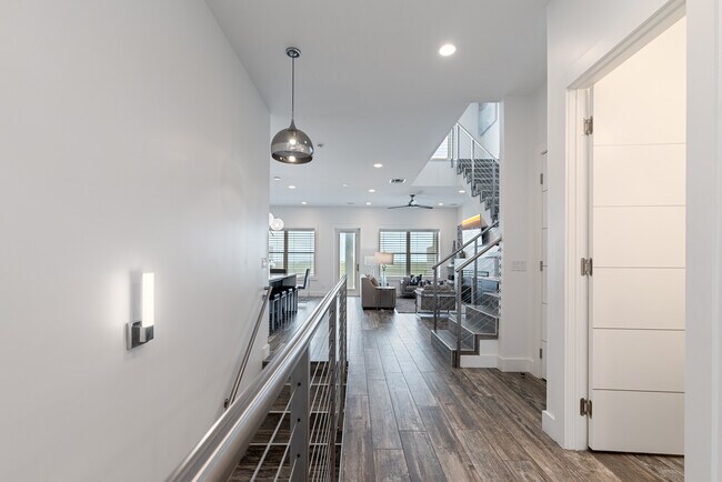 Building Photo - 14836 Granada Dr