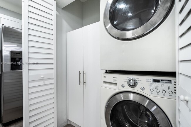 Building Photo - 6211 SW 116th Pl