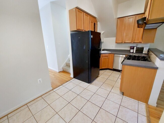 Building Photo - 2025 11th St NW