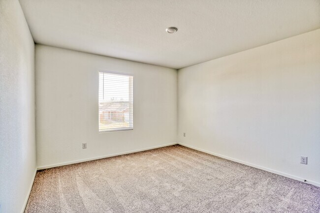 Building Photo - 732 Magnolia Creek Dr