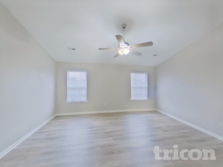 Building Photo - 427 Lynnell Way