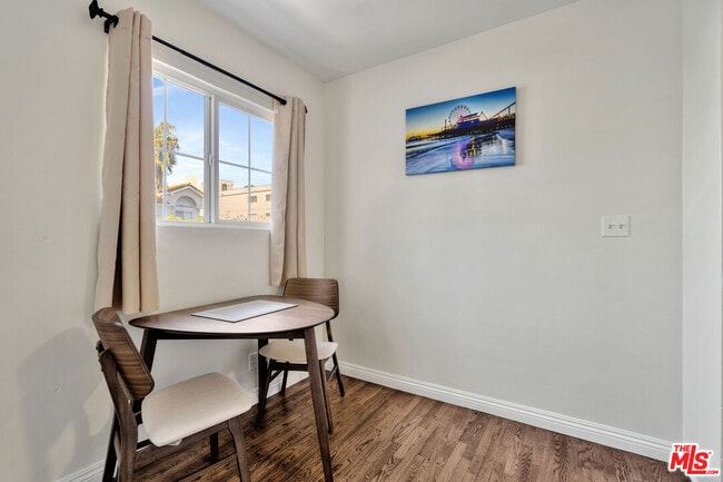 Building Photo - 932 Wilcox Ave