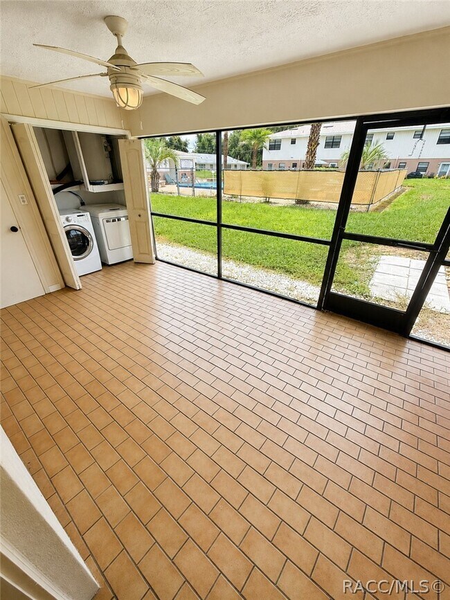 Building Photo - 9476 W Green Bay Ln