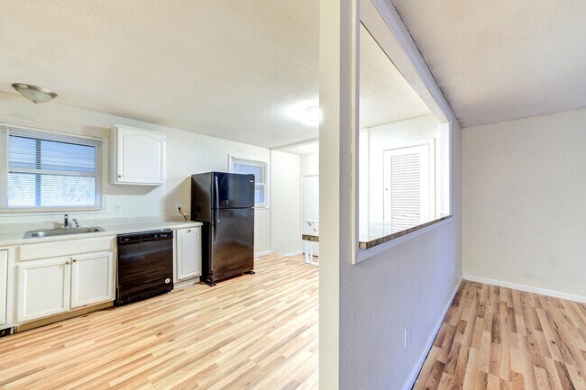 Building Photo - Charming 3-Bedroom Ranch Home in Hazelwood School District