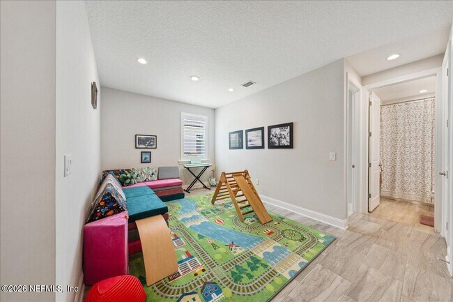 Building Photo - 10300 Silverbrook Trl