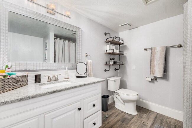 Building Photo - Total remodel in Santa Fe in McCormick Ranch