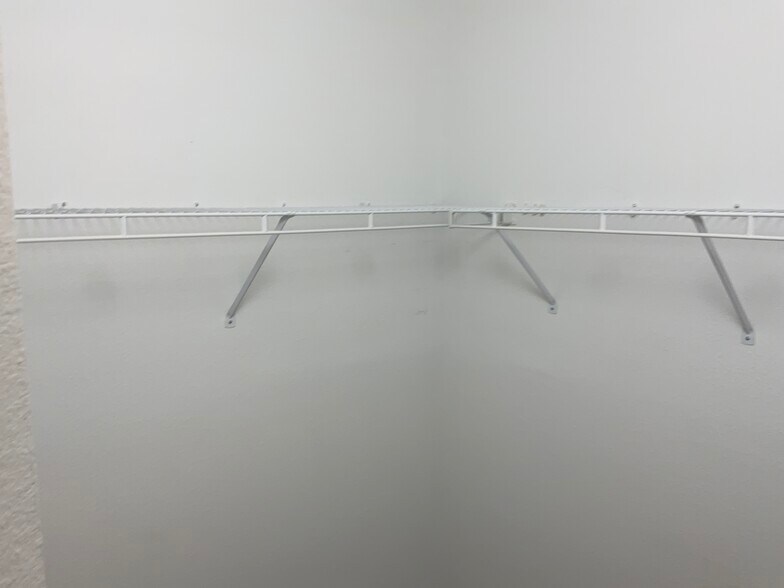 Building Photo - 5607 Tanagerlake Rd