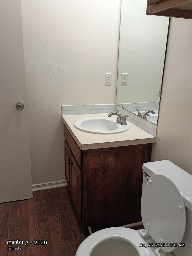 Building Photo - 515 Peppertree Ln