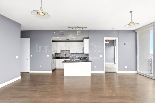 Building Photo - 150 E Robinson St