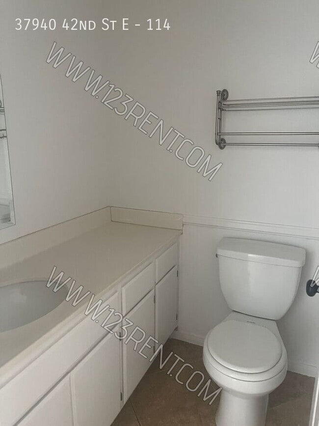 Building Photo - 37940 42nd St E