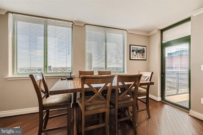 Building Photo - 414 Water St