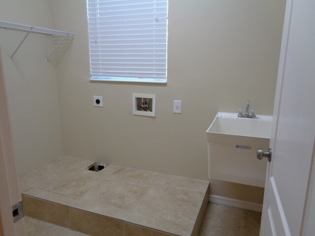 Building Photo - 8804 Founders Circle