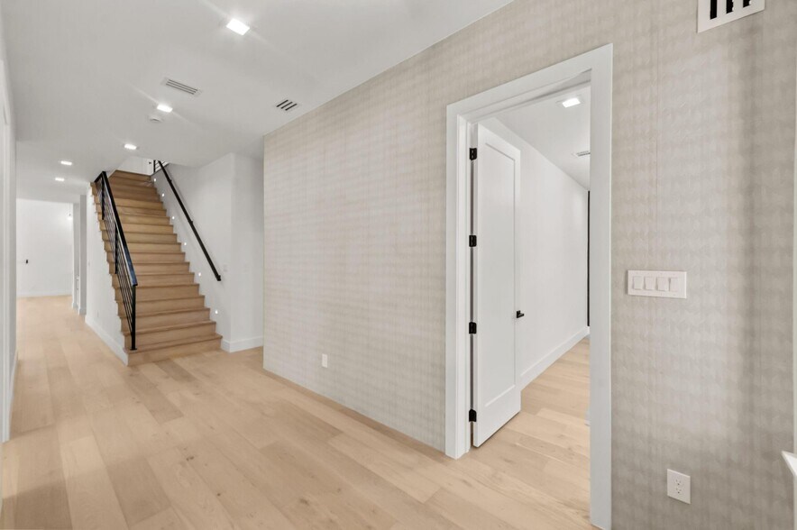 Building Photo - 9727 Williford Trl