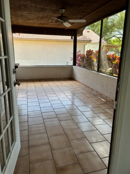 Building Photo - 6528 Edgeworth Dr
