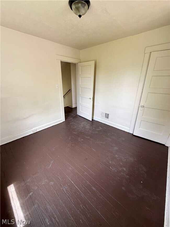 Building Photo - 1725 Midland Ave