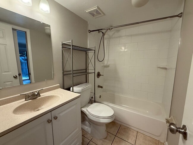 Building Photo - Remodel in Green Leaf with small fenced ba...