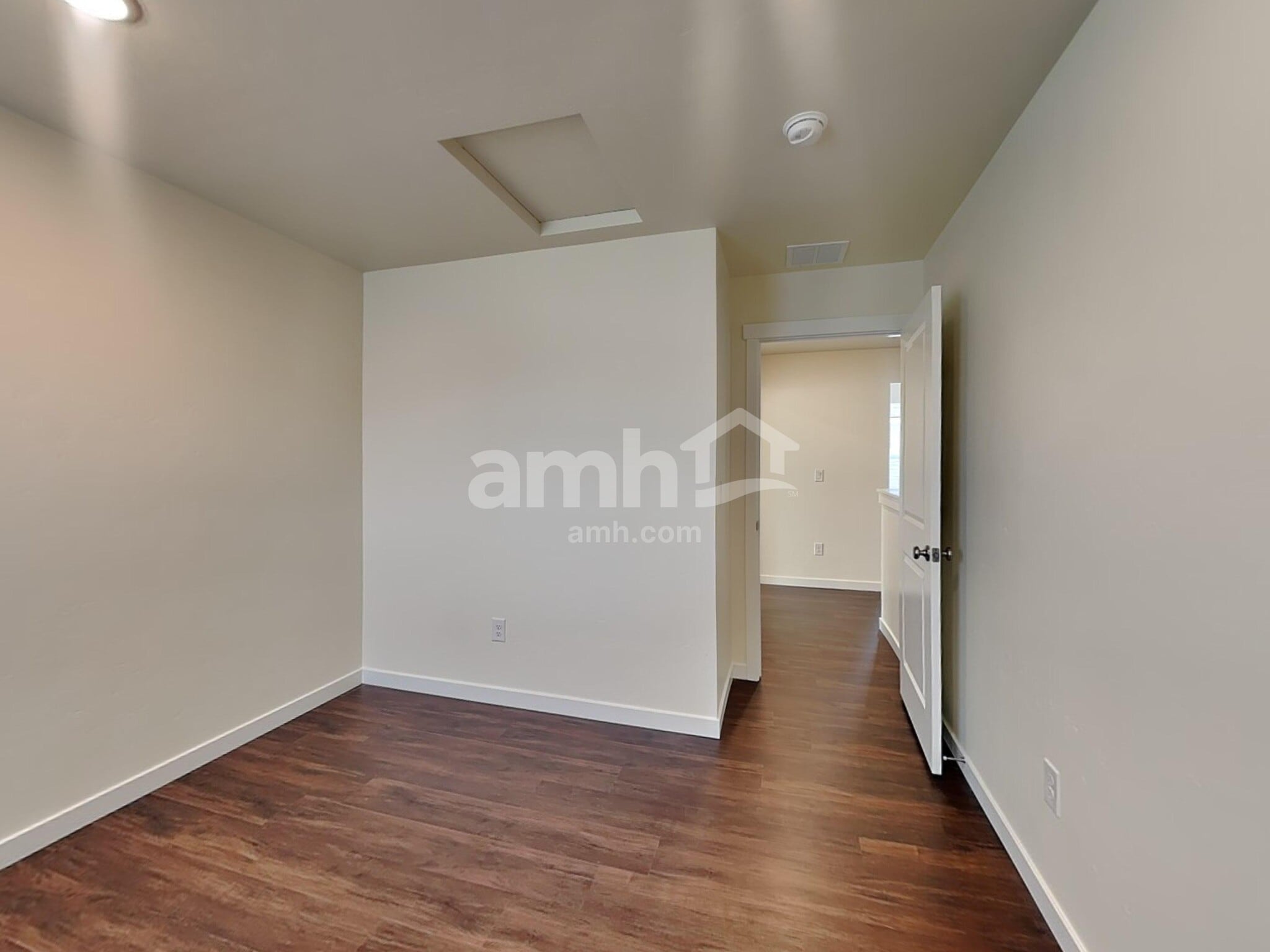 Building Photo - 1496 N Garnet Creek Ave