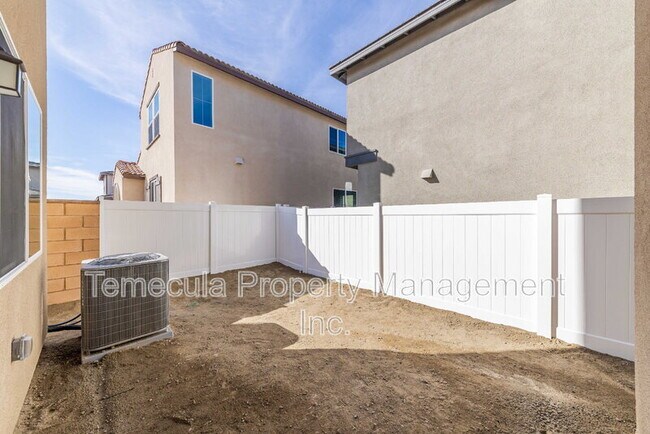 Building Photo - 31374 Lolite Dr