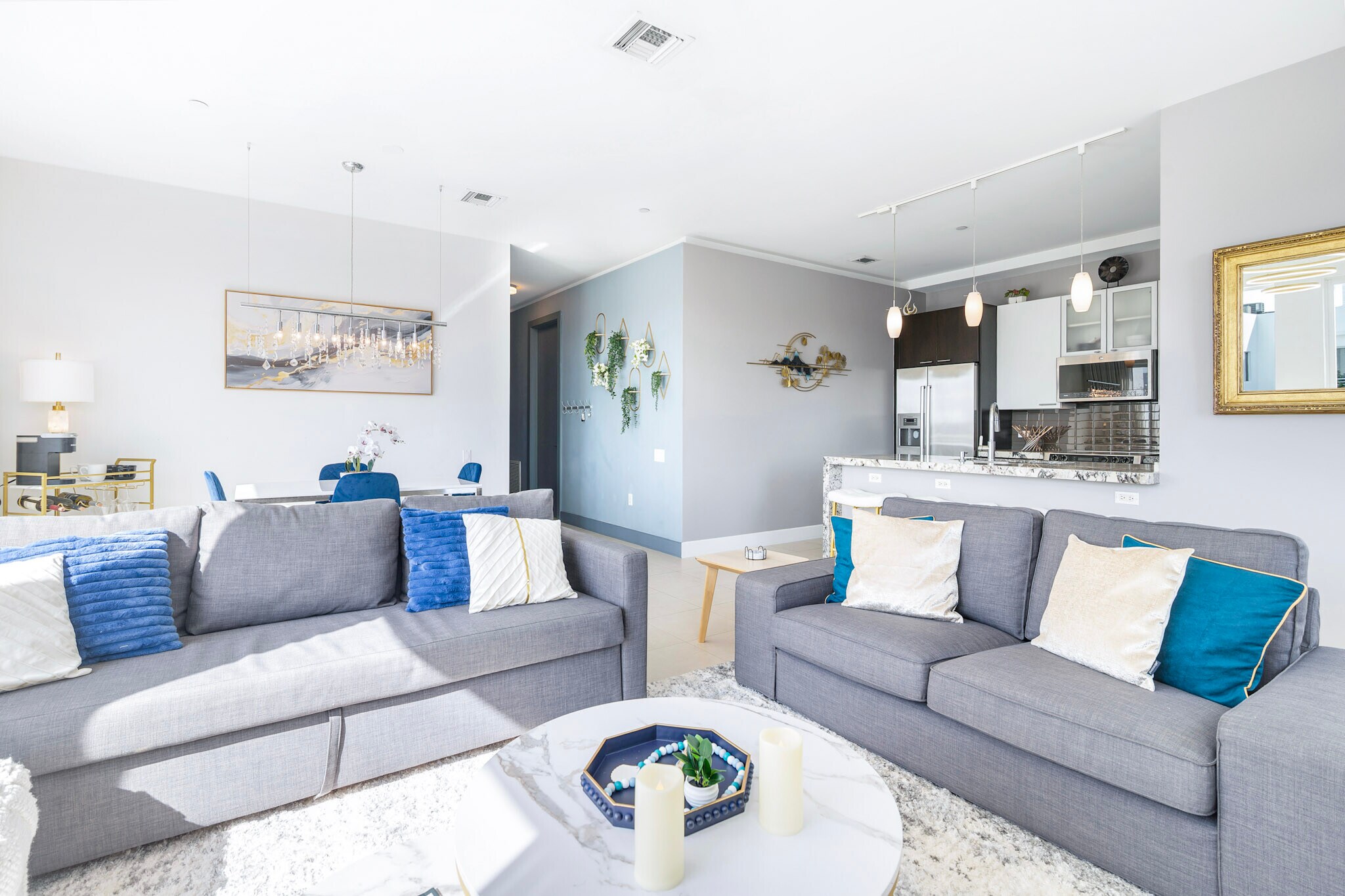 Building Photo - 111 SE 2nd St