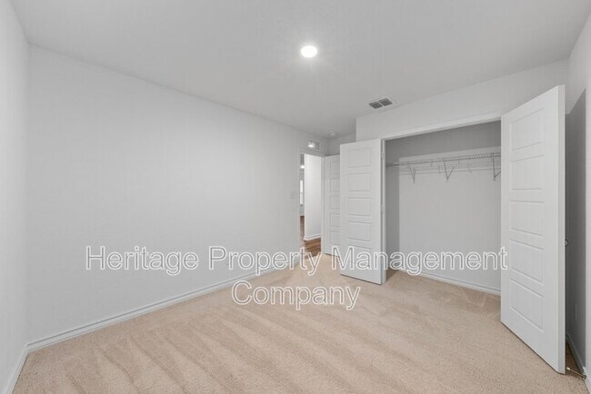 Building Photo - 817 Heartseed Ave