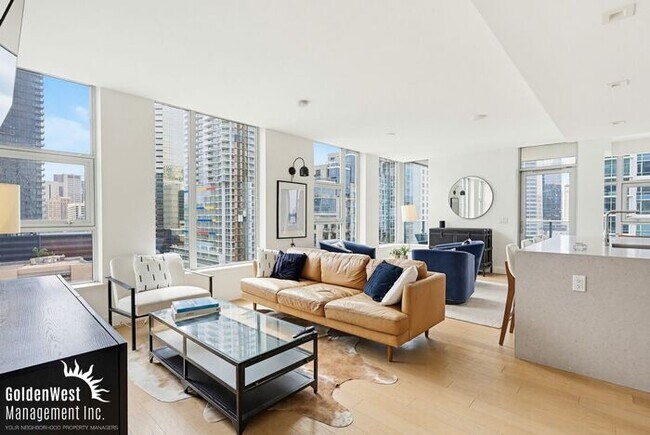 Building Photo - High-Rise Luxury 2Bdm 2Ba Condo in Downtown San Diego!