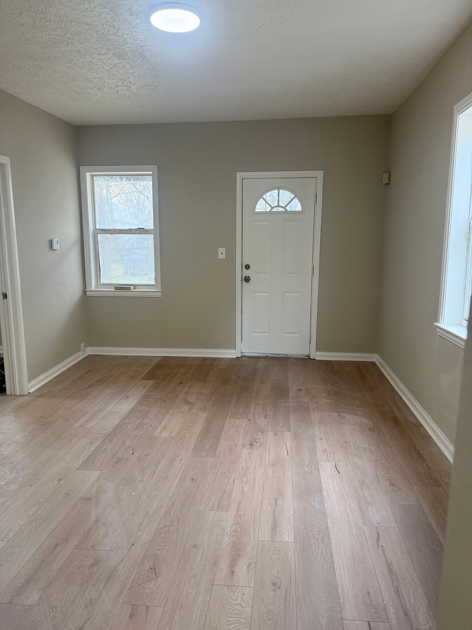 Building Photo - 6523 Lederer Ave