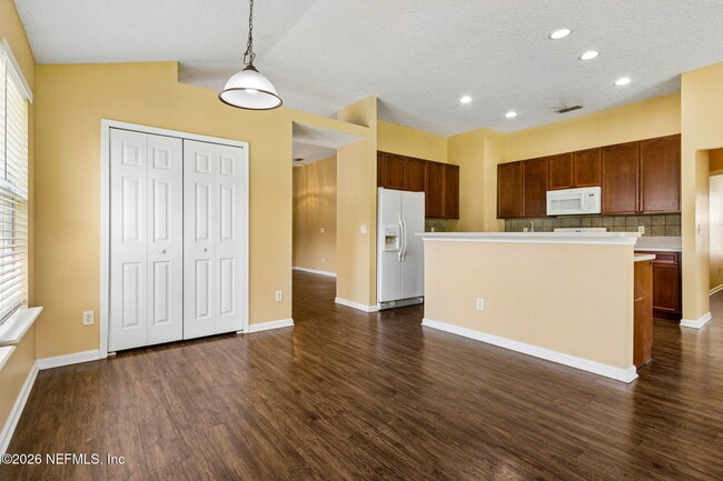 Building Photo - 831 Timberjack Ct
