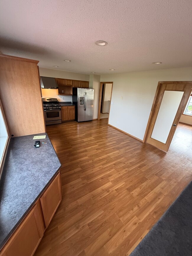 Building Photo - 6020 Bennett Ct S