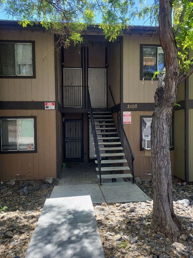 Building Photo - 2100 Highview Ct