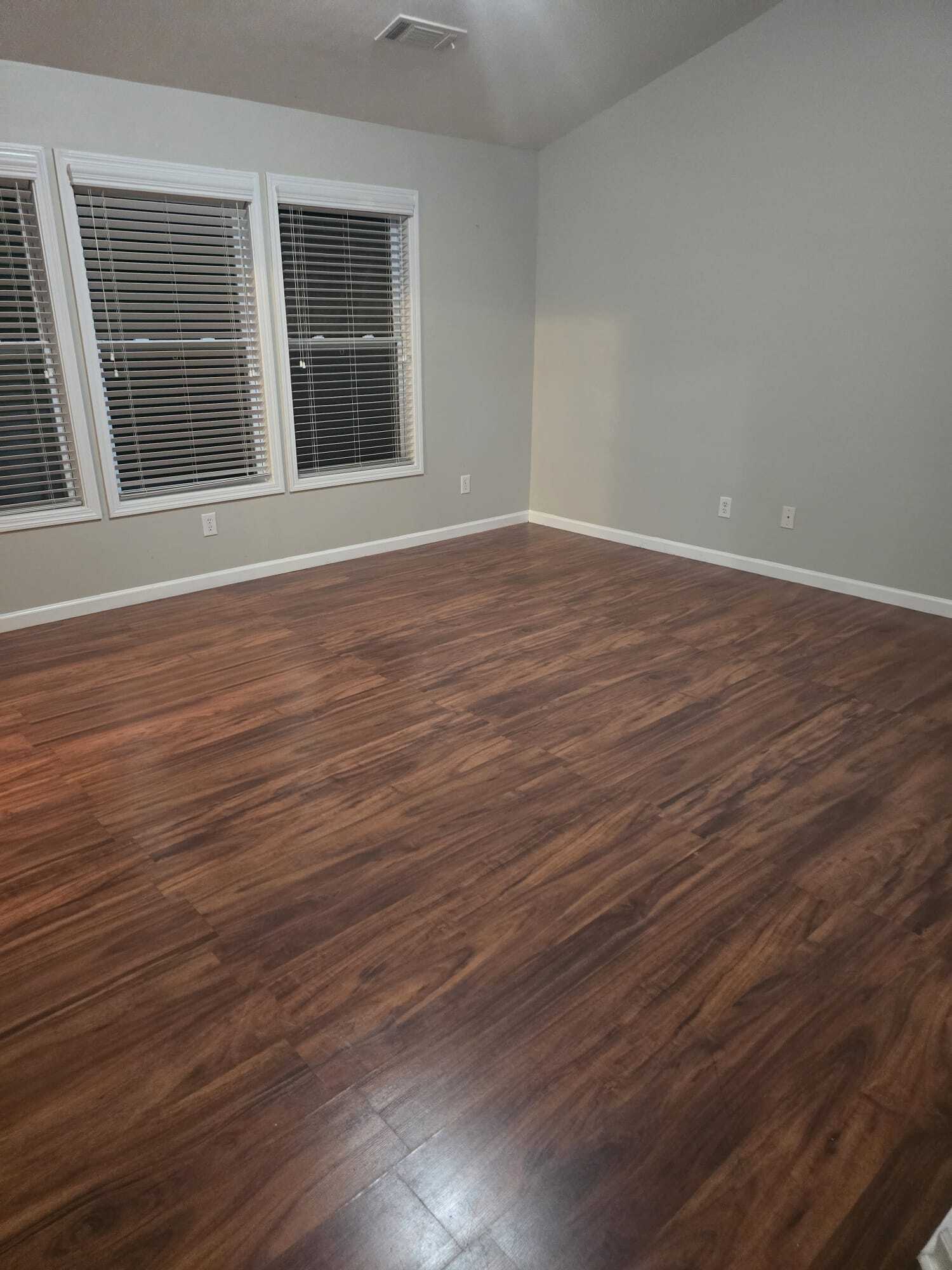 Building Photo - 1642 Balvaird Dr