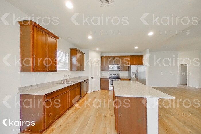 Building Photo - 1743 Park Place Dr