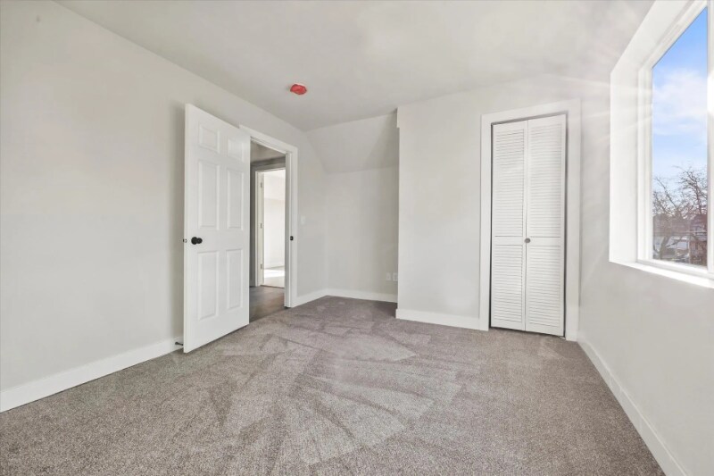 Building Photo - 224 Doty St