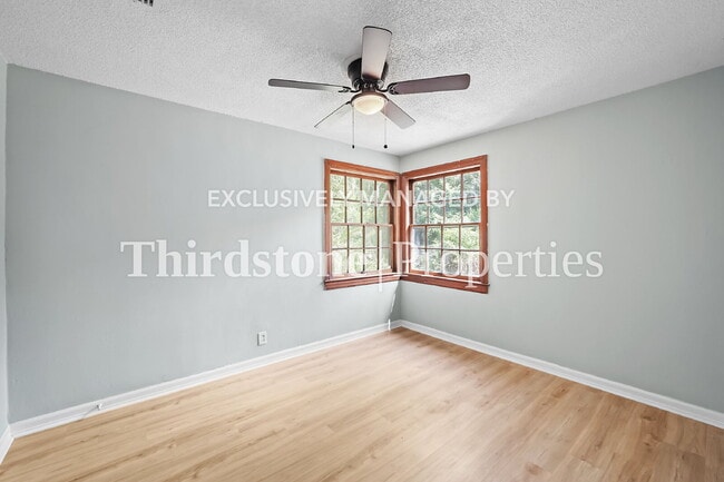 Building Photo - 8057 Oakwood St
