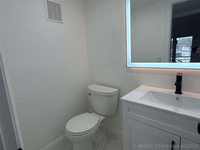 Building Photo - 115 Ventnor F
