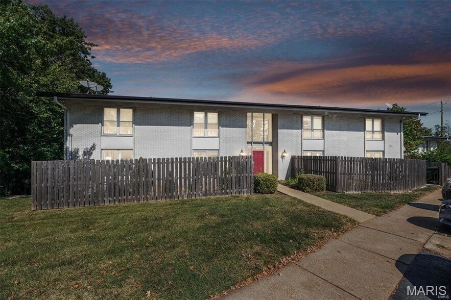 Building Photo - 10407 Briarbend Dr