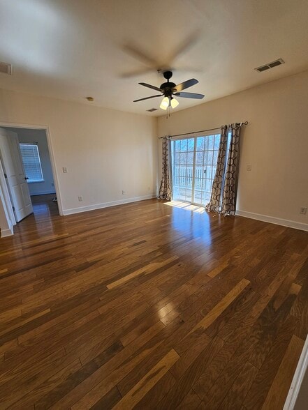Living Room - 8401 Callabee Way