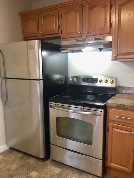 Stainless steel appliances - 1001 Main St