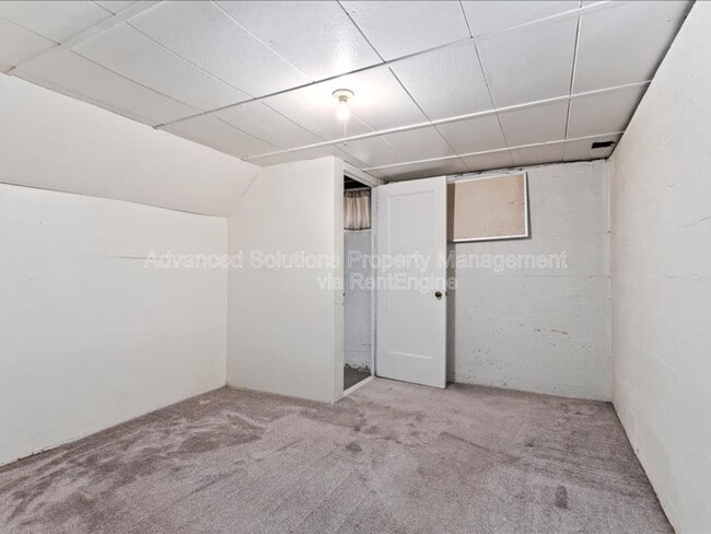 Building Photo - 1966 E Garfield Ave